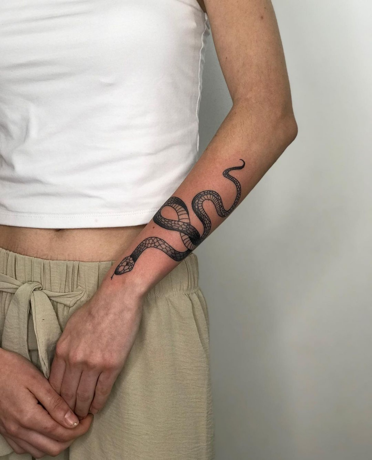 tattoo avambraccio serpente significato femminile