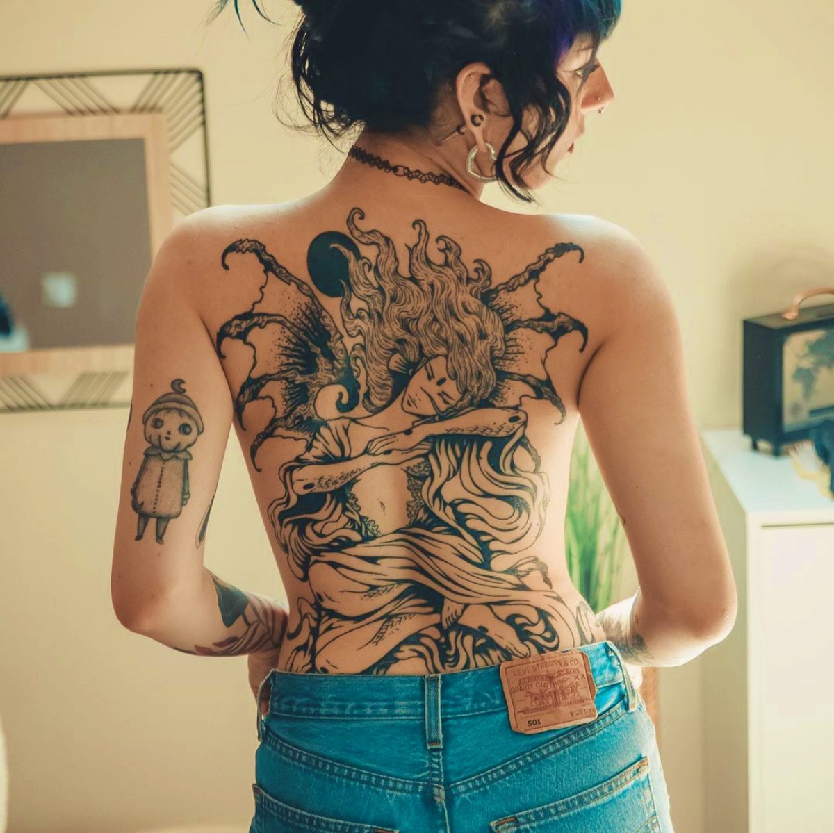 tattoo mitologio su tutta la schiena