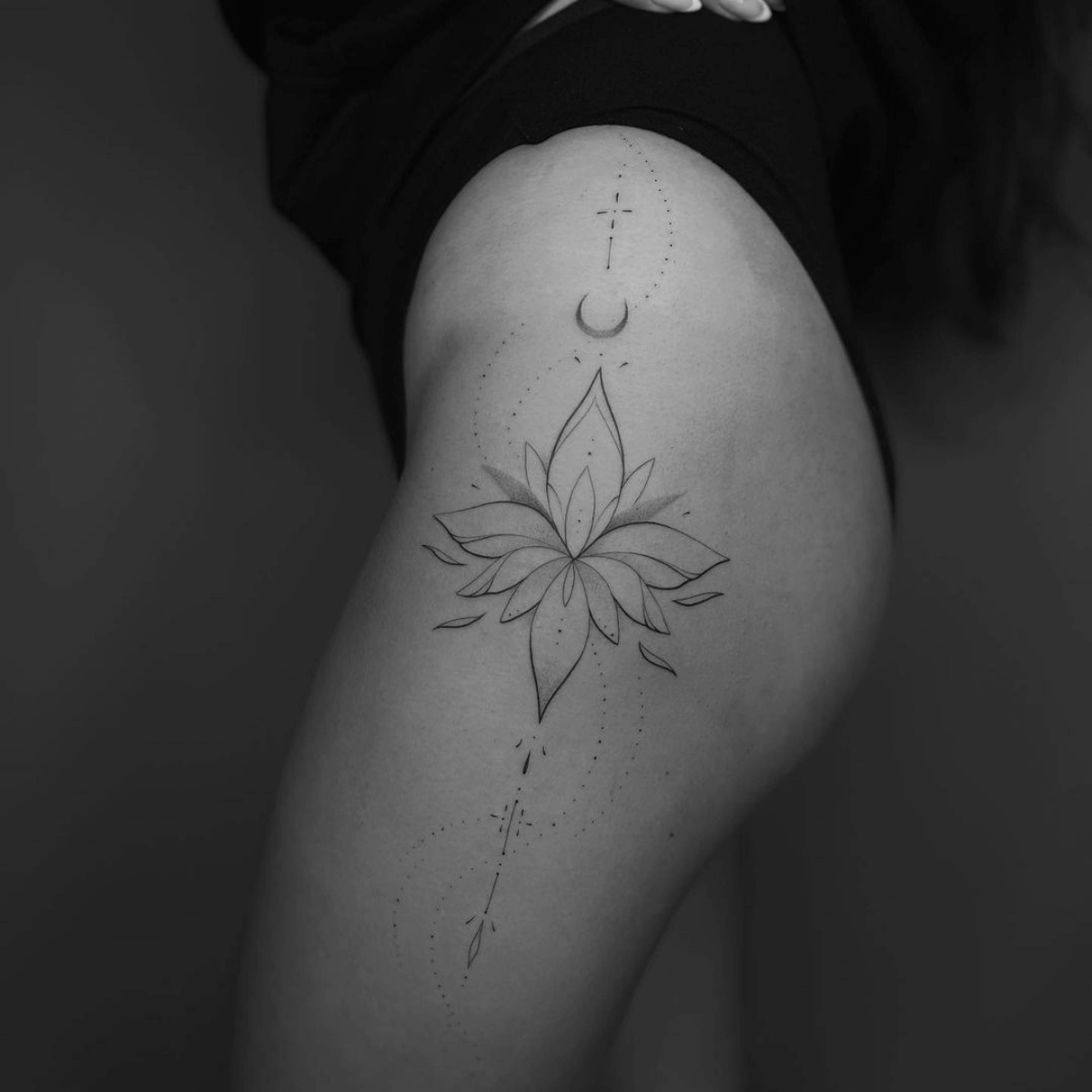 tattoo sulla coscia di una ragazza