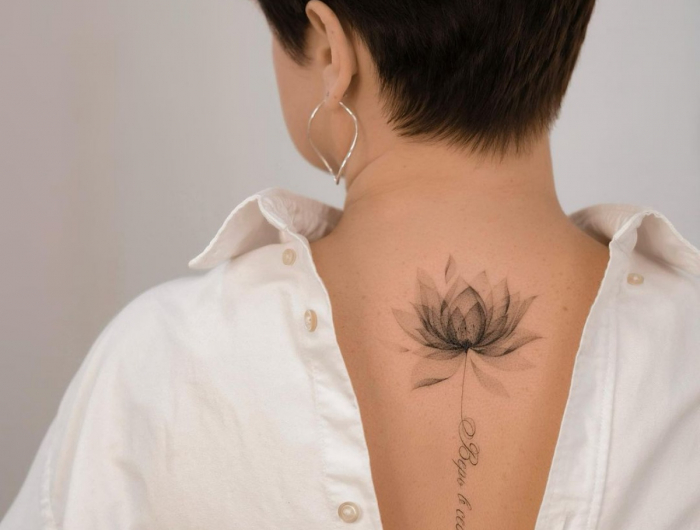 Tatuaggio fiore di loto: dove farlo e diversi significati in base al colore