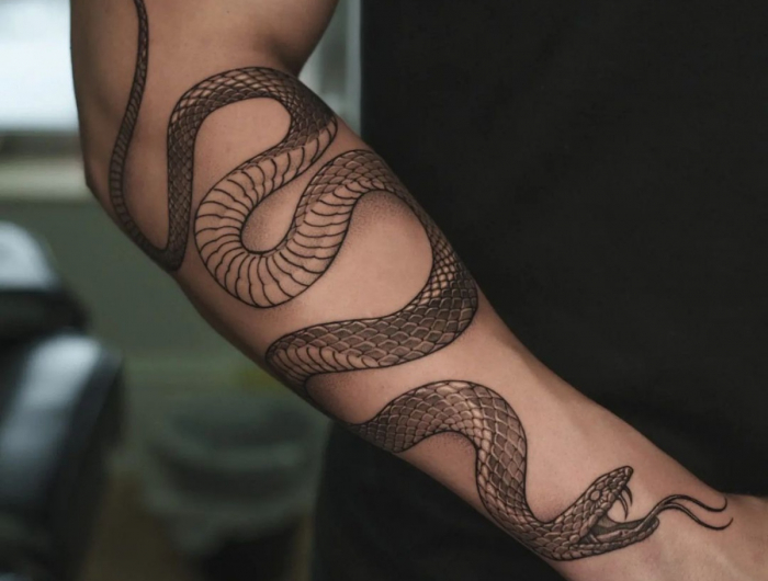 Significato tatuaggio serpente: idee tatto per uomini e donne