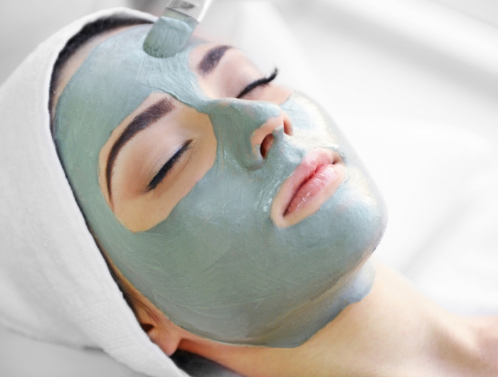 Scrub viso: il miglior alleato per una pelle liscia e luminosa